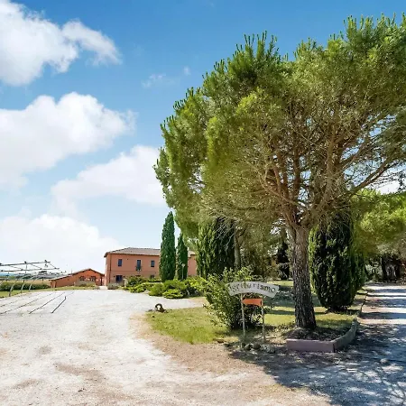 Captivating In Castiglione Del With Pool Кастильоне-дель-Лаго